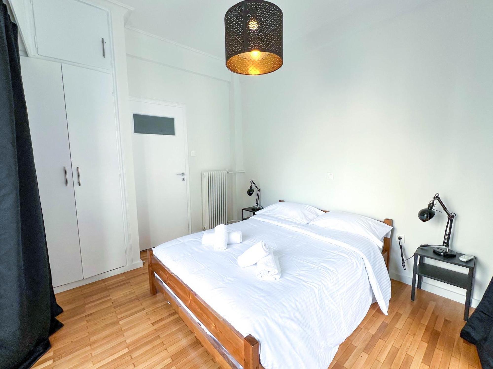 Family Two Bedroom Apartment Benaki Athena Bagian luar foto