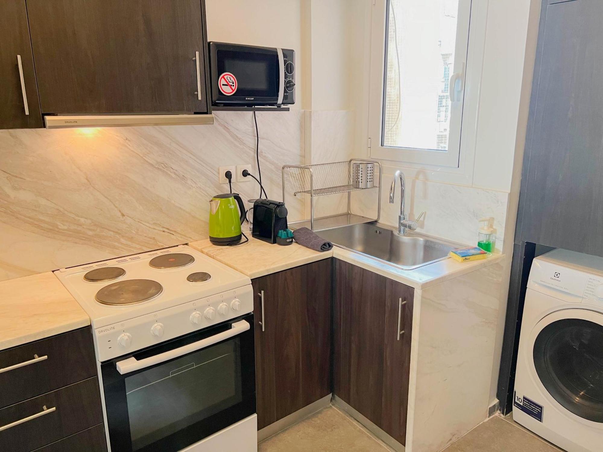 Family Two Bedroom Apartment Benaki Athena Bagian luar foto