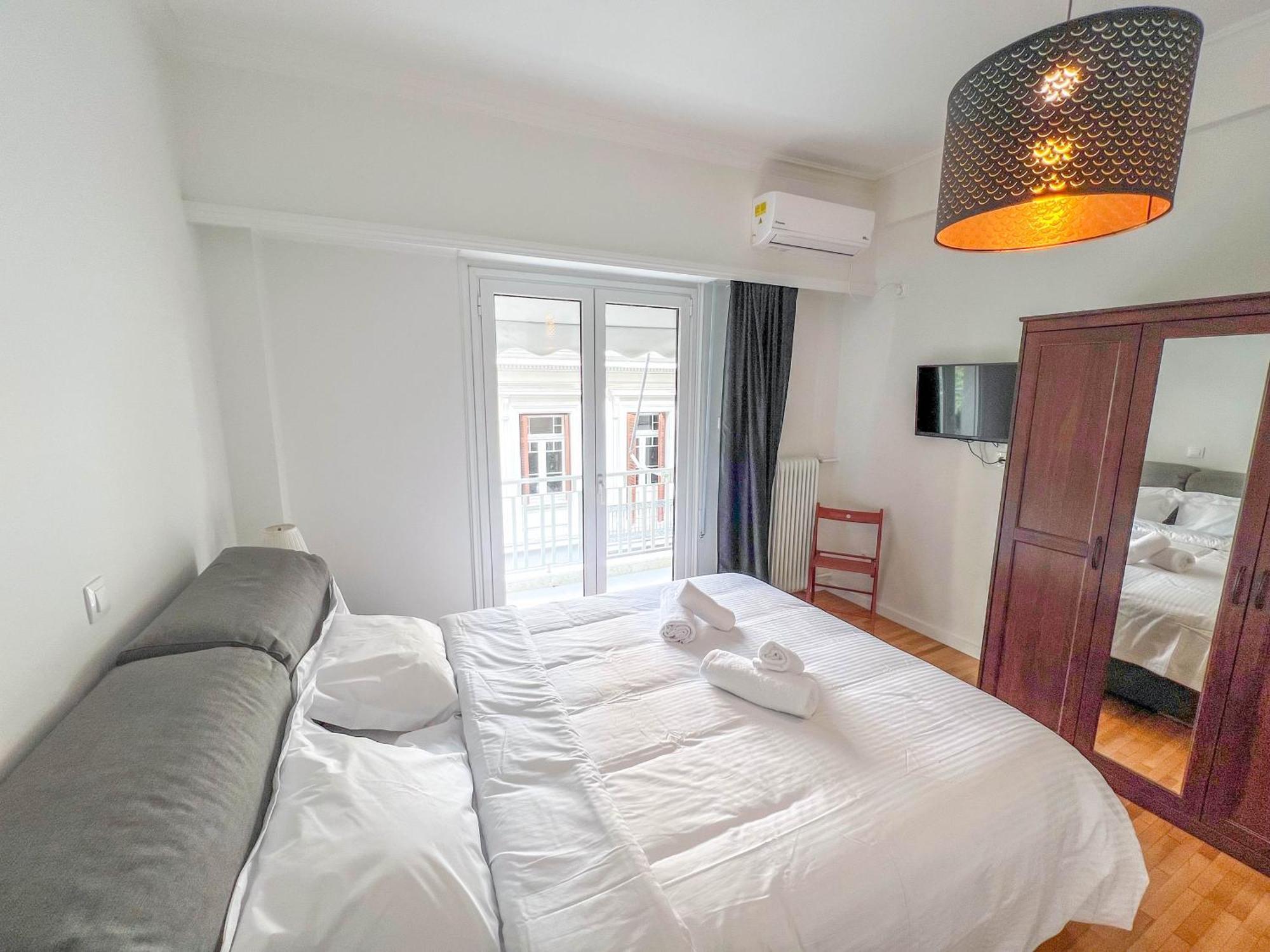 Family Two Bedroom Apartment Benaki Athena Bagian luar foto