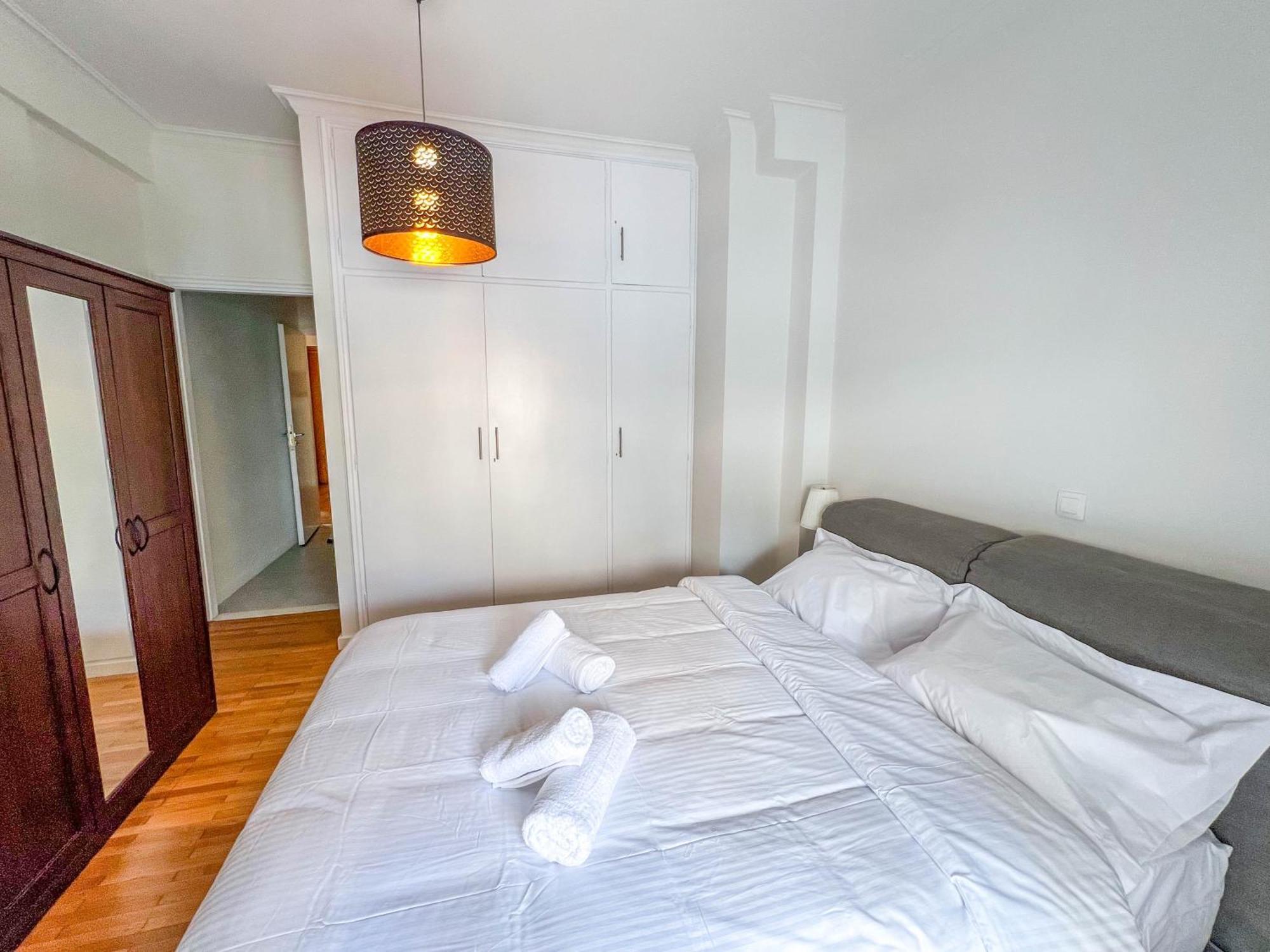 Family Two Bedroom Apartment Benaki Athena Bagian luar foto
